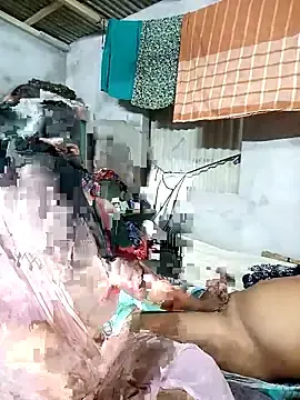 Indian_Hot_BabhiのStripchatでライブポルノ配信