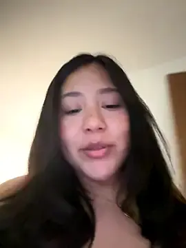 NamiNaeのStripchatでヌードカメラ