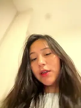 NamiNaeのStripchatでヌードカメラ