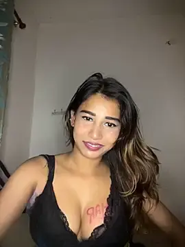 STRIP_GLOWのStripchatで最高のライブ配信