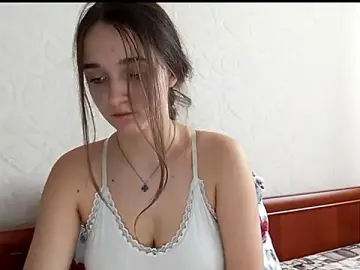 BethZiglarのStripchatで無料ポルノカメラ