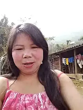 lusy-00のStripchatで人気のアダルト配信