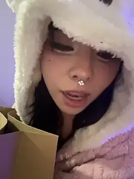 Kitty_yukimuraのStripchatで高画質ウェブカメラ