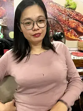 Bella0815のStripchatでプライベートチャット