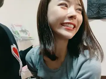 hinata_chan3のStripchatでセックスカメラ