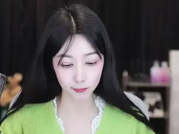 Nuyoah-77のStripchatで今すぐ視聴可能なセックスカム