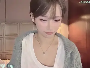 -XunMengLong-のStripchatで高画質ウェブカメラ