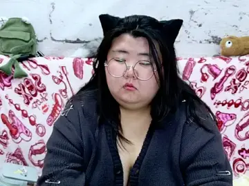 Nadine_asianのStripchatでライブチャット