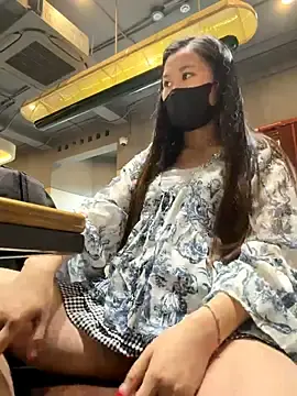 Tina_995のStripchatで無料ポルノカメラ