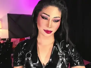 MaxxineMorenaTsのStripchatでアダルトビデオチャット