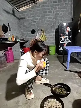 Tin_tannyのStripchatで人気のアダルト配信