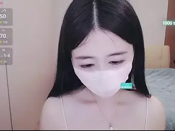 CN-xiaofeiのStripchatで人気のアダルト配信