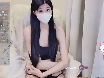 O0_0QのStripchatでセックスカメラ