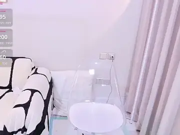 xiaoxi---nのStripchatで高画質ウェブカメラ