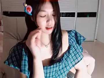 Miu1_girlのStripchatでプライベートチャット