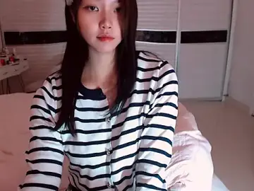 Miu1_girlのStripchatでセックスカメラ