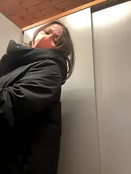 annna_annna_2024のStripchatで無料ポルノカメラ