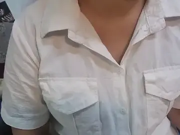 MichiLovelyのStripchatでアダルトビデオチャット