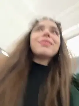 pantylessのStripchatでアダルトカメラ配信