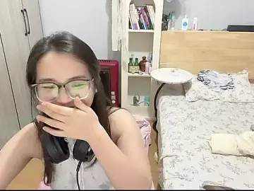 Hmm_0303のStripchatで高画質ウェブカメラ