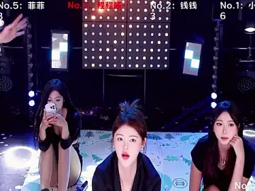 ZZ00033SのStripchatで人気のアダルト配信