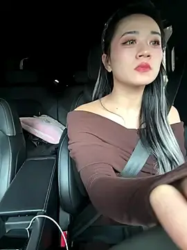 VivitaraのStripchatでライブポルノ配信