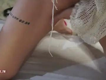 SonidayのStripchatでセックスカメラ