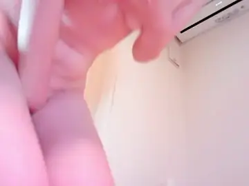 MOMO_ROSEのStripchatでヌードカメラ