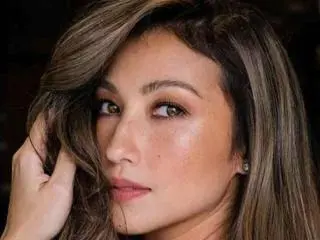 DivineShemalexのXlovecamで今すぐ視聴可能なセックスカム