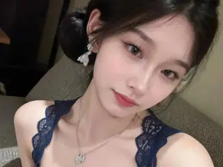 LinlinYaのXlovecamでセックスカメラ