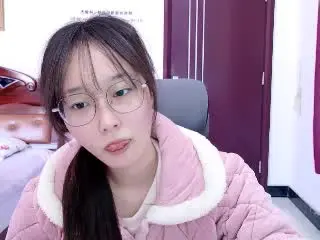 LinlinYaのXlovecamで無料ポルノカメラ