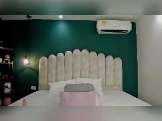 AlanaaWalkerのXlovecamでライブチャット