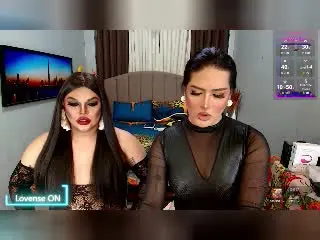 InsatiableQueensXのXlovecamで人気のアダルト配信