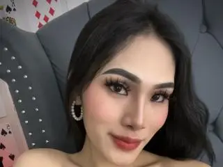 SofiaCumnessのXlovecamで人気のアダルト配信