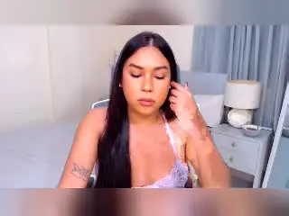 MissTatiのXlovecamでアダルトビデオチャット