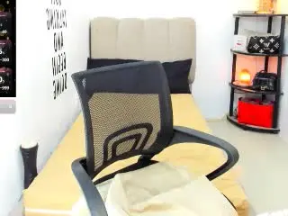 TrixieMattelのXlovecamでプライベートチャット