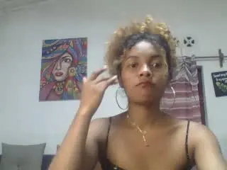 NazziaSexiのXlovecamで高画質ウェブカメラ