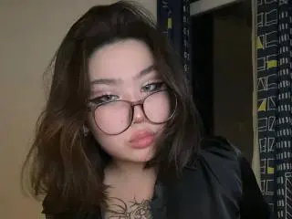 YurikoMayのXlovecamで今すぐ視聴可能なセックスカム